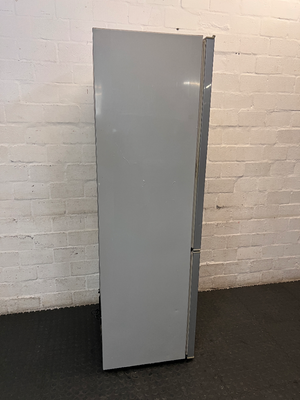 Silver Hisense Fridge Freezer with Water Dispenser — Working Order with Damaged Internal D - 2ndhandwarehouse.com