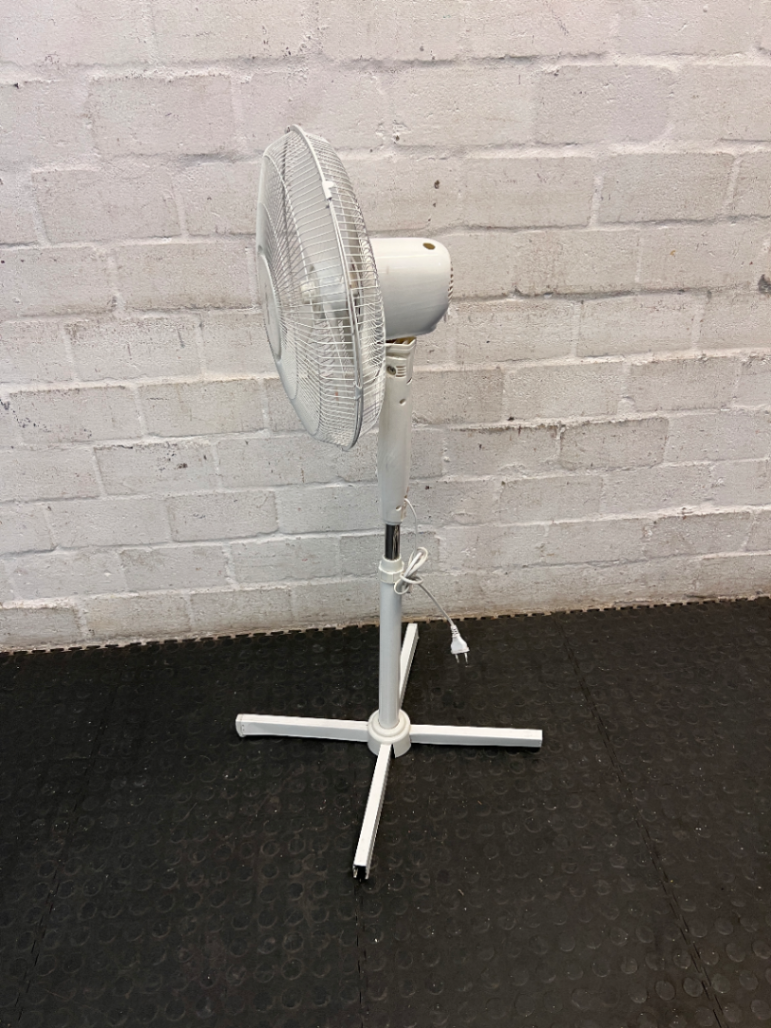 Logik White Standing Pedestal Fan — Working with Signs of Use - 2ndhandwarehouse.com