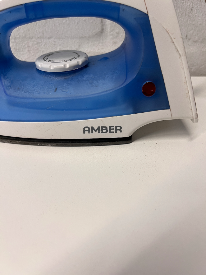 Amber Electric Steam Iron in Blue and White — Working with Fair External Wear - 2ndhandwarehouse.com