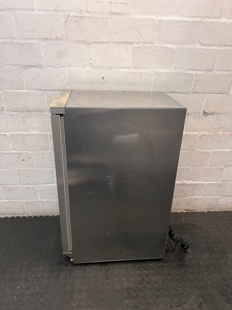 Defy Silver Glass Door Beverage Cooler — Not Powering On; Dirty Interior