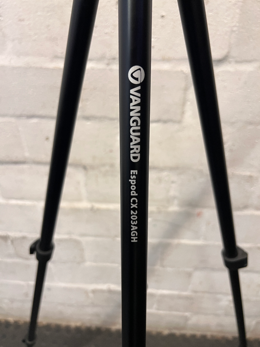 Vanguard Tripod with Pistol Grip Handle — Good Working Order