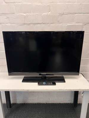 40-inch Samsung Full HD LCD TV with Remote — Good Working Order