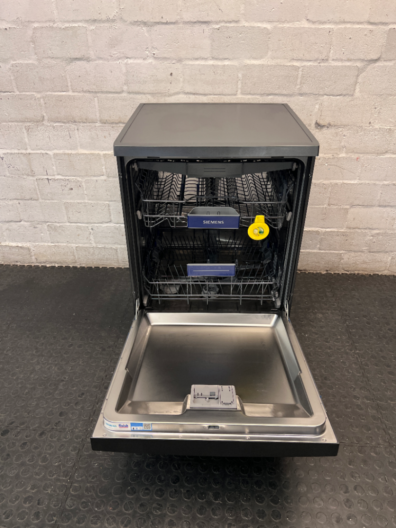 Siemens Silver Freestanding Dishwasher — Good Working Order