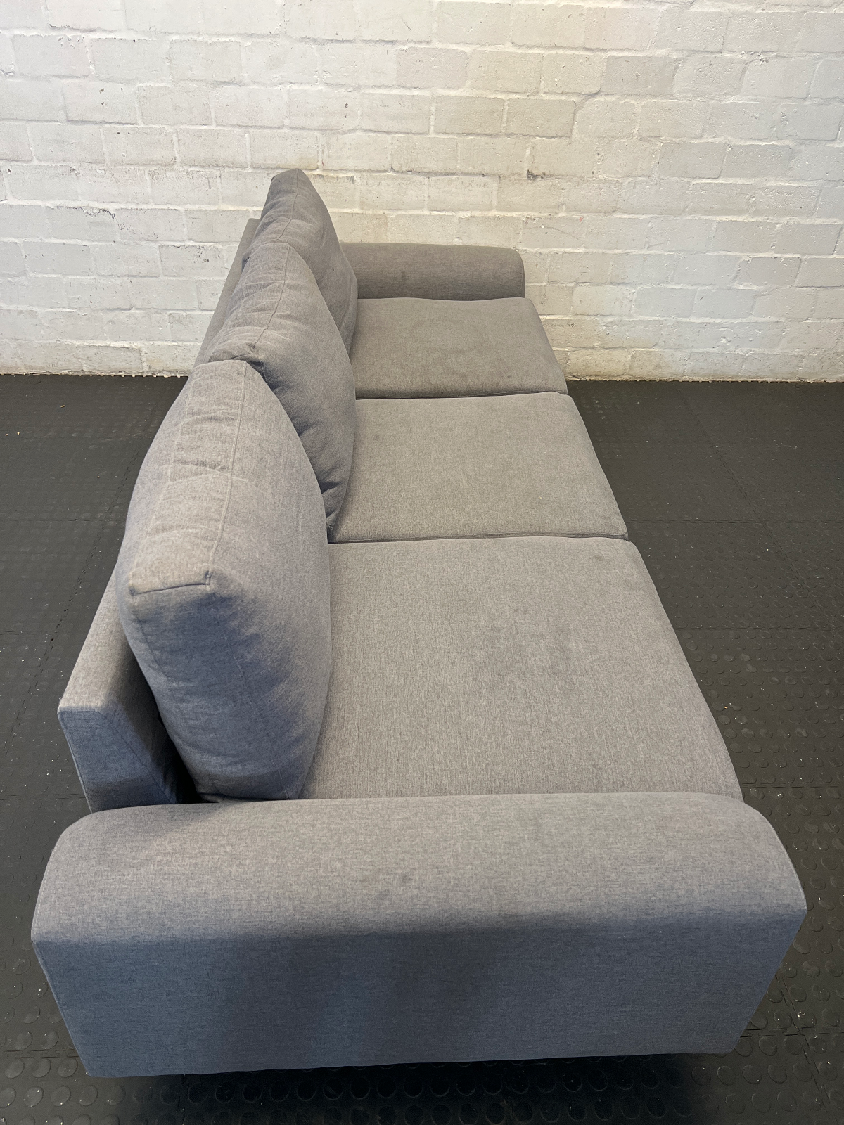 Contemporary Grey 3-Seater Fabric Couch - 2ndhandwarehouse.com