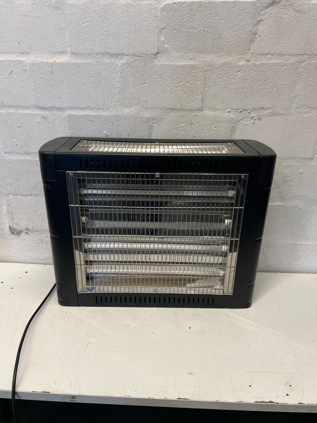Luxell 2400W Quartz Heater - Fair Condition - 2ndhandwarehouse.com