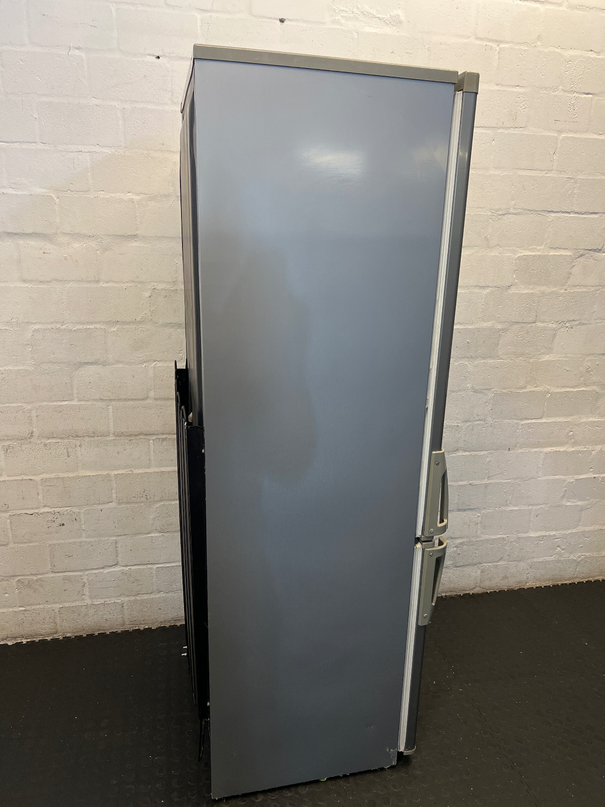 Sleek Silver Whirlpool Double Door Fridge/Freezer - 2ndhandwarehouse.com