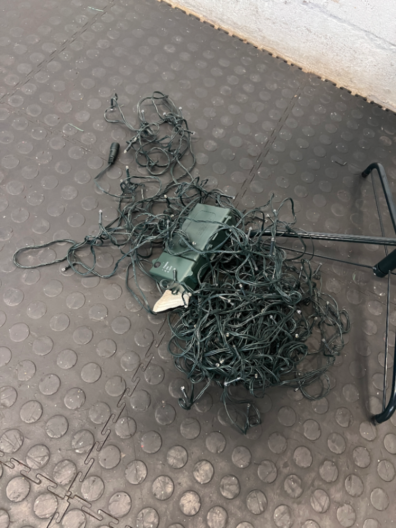 210cm Pre-Lit Pine Christmas Tree - 200 LEDs (Untested) - 2ndhandwarehouse.com