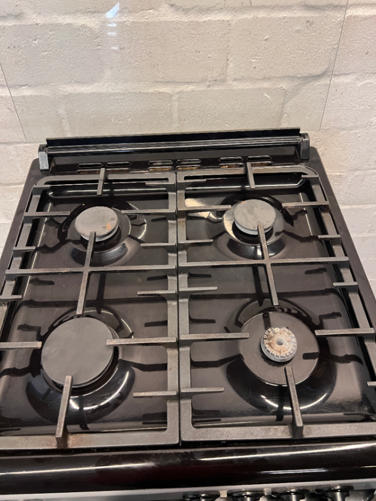 Defy 4-Plate Gas Stove - Good Condition - 2ndhandwarehouse.com