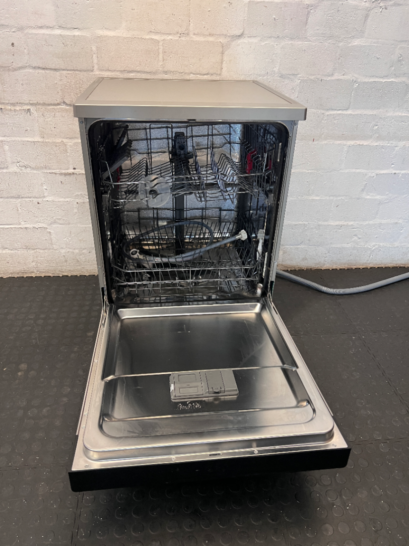 Whirlpool 13-Place Dishwasher in Silver Stainless Steel - 2ndhandwarehouse.com