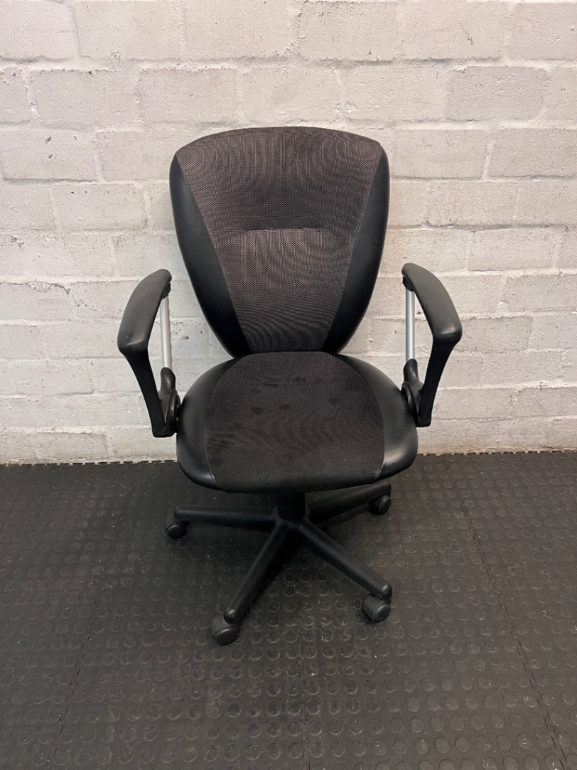 Ergonomic Two-Tone Office Chair with Armrests - 2ndhandwarehouse.com
