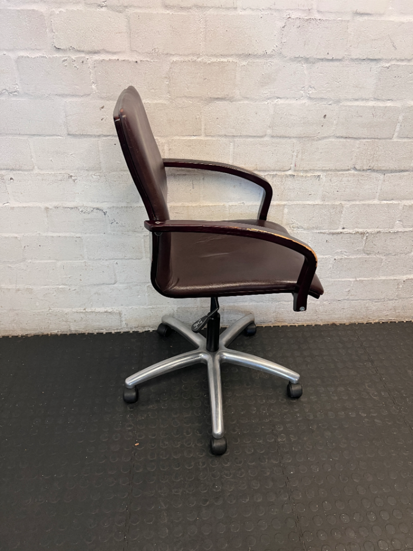 Leather Mid-Back Office Chair with Aluminium Base — Scuffed Arm Rests - Needs Upkeep - 2ndhandwarehouse.com