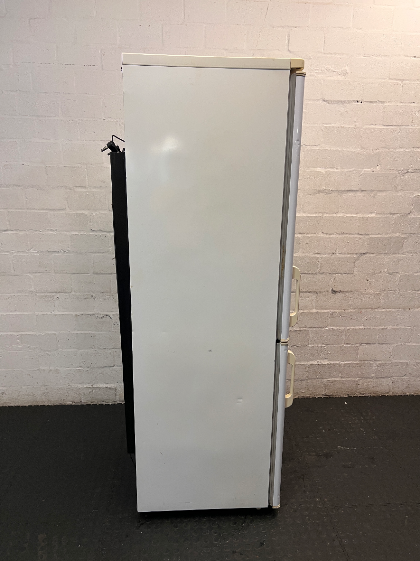 Fridge Master White Bottom Mount Fridge Freezer — Working Order with Scrapemarks in Freezer - 2ndhandwarehouse.com