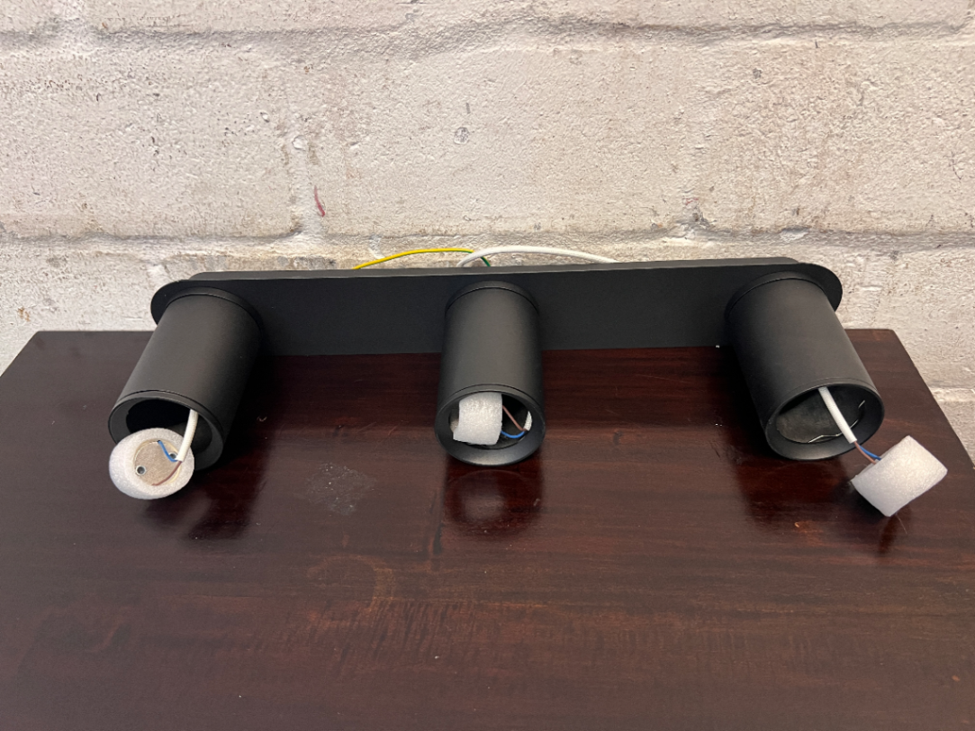 Eagle Lighting Matt Black 3-Light Spotlight Fixture — Unused in B - 2ndhandwarehouse.com