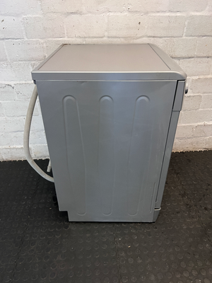 Silver Defy Freestanding Dishwasher — Working Order with Superficial Exterior D - 2ndhandwarehouse.com