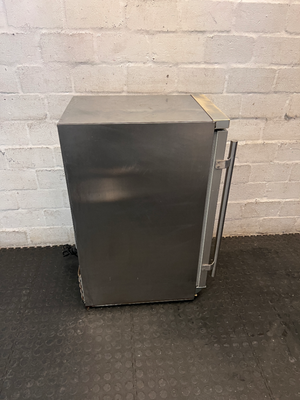 Defy Silver Glass Door Beverage Cooler — Not Powering On; Dirty Interior