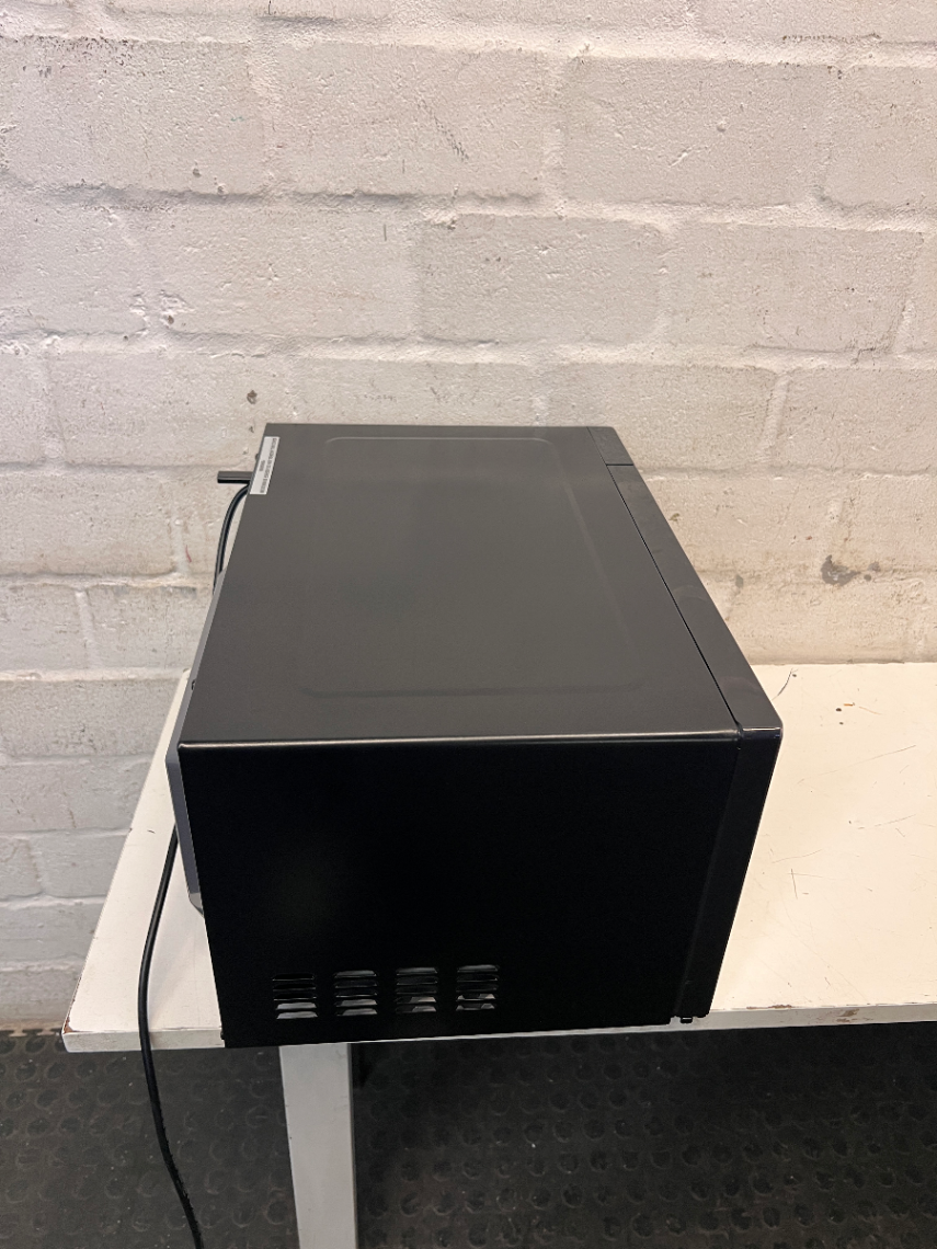 Toshiba Countertop Microwave in Black — Good Working Order