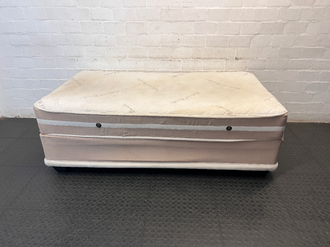 Restonic Gold Deluxe 3/4 Bed Base Set — Staining on Mattress Surface