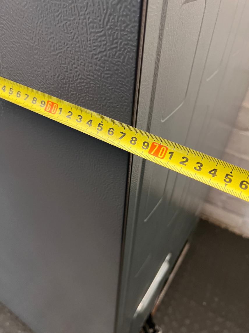 Sleek Silver Hisense Fridge with Water Dispenser - Bottom Freezer - 2ndhandwarehouse.com