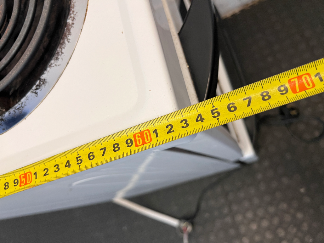 Defy Kitchenaire Six Twenty Electric Stove — One Plate Not Working and Rusted Coils - 2ndhandwarehouse.com