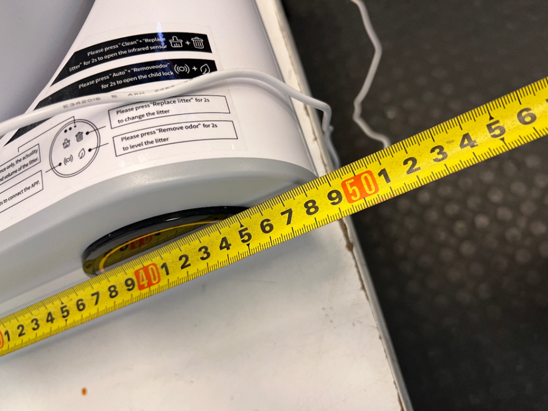 White Automatic Self-Cleaning Cat Litterbox — Good Working O - 2ndhandwarehouse.com