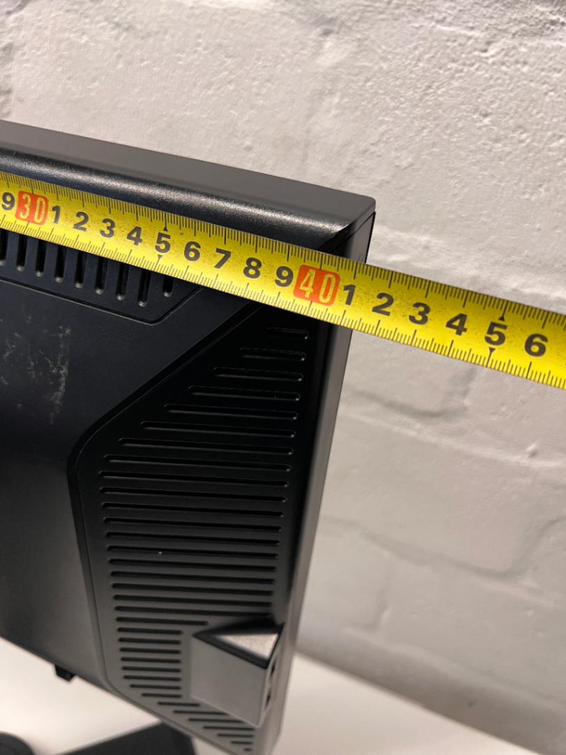 Black Dell Computer Monitor with Stand — Good Working Order - 2ndhandwarehouse.com