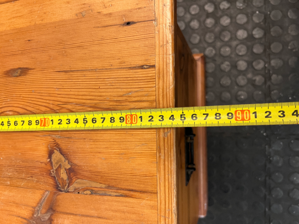 Classic Oregon Pine Kist — Broken Parts and Damaged Hinges
