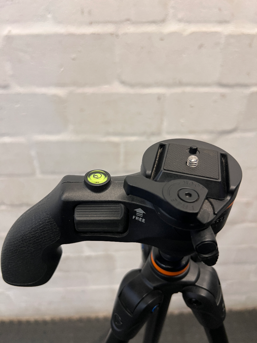 Vanguard Tripod with Pistol Grip Handle — Good Working Order