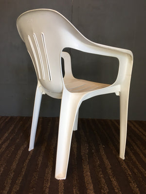 White Plastic Chair With A Crack - 2ndhandwarehouse.com