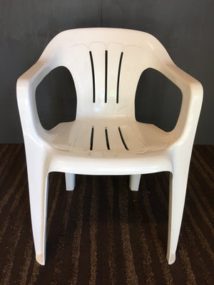 White Plastic Chair With A Crack - 2ndhandwarehouse.com