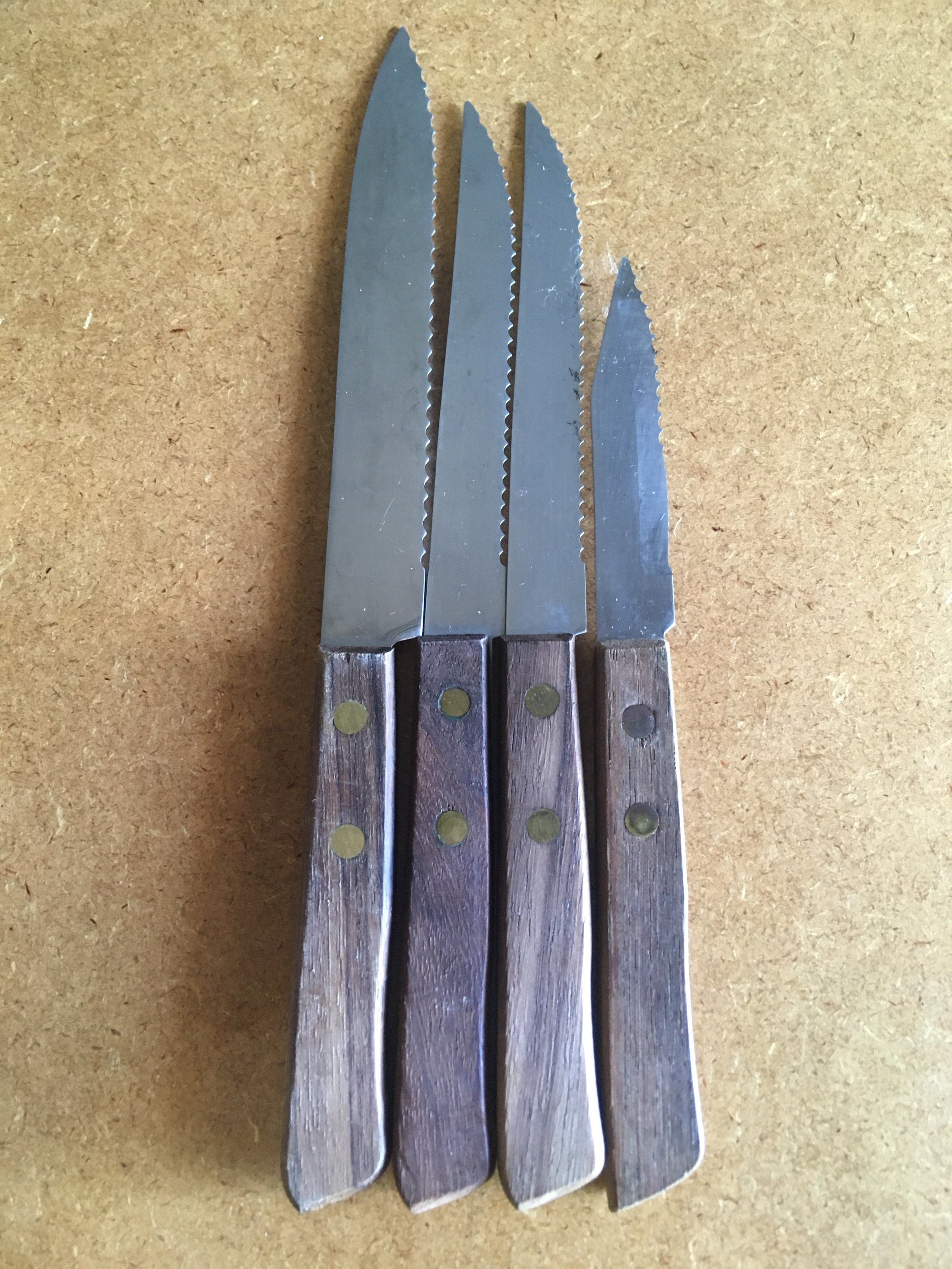 Small Wooden Knife Set - 2ndhandwarehouse.com