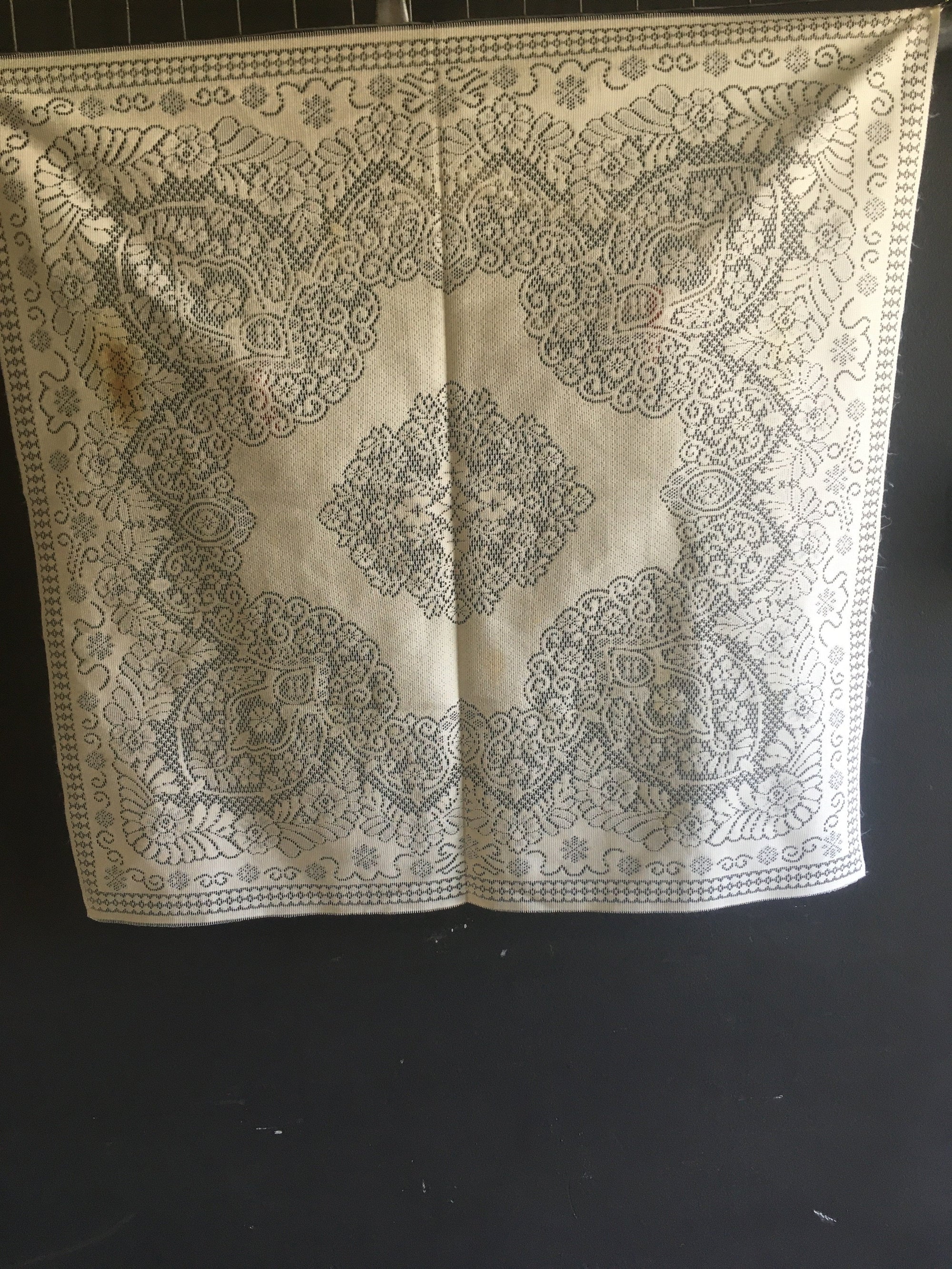 Lace Table Cloth - 2ndhandwarehouse.com