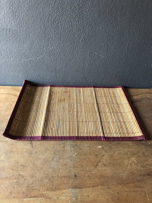 Table mat with red edge - 2ndhandwarehouse.com