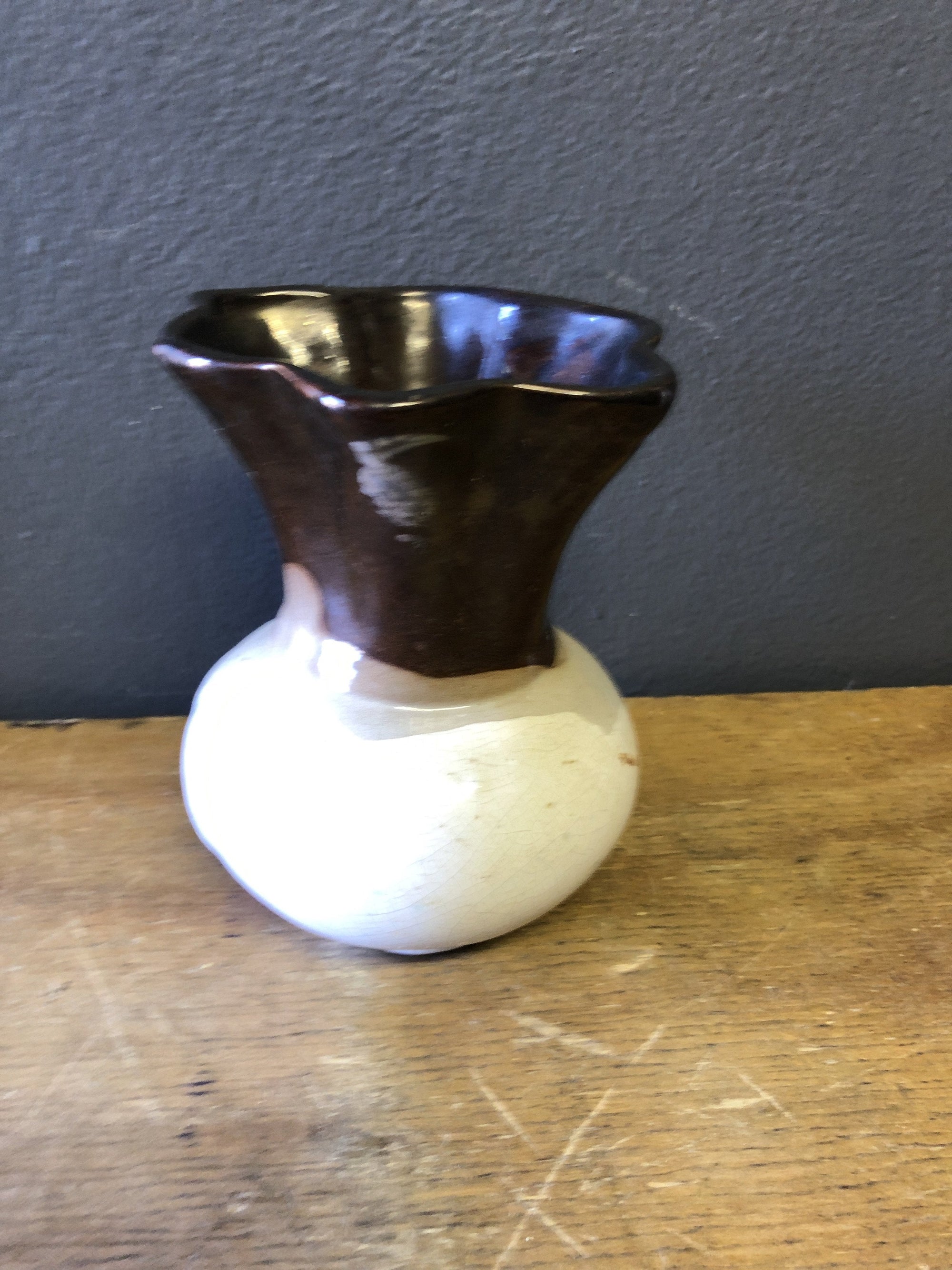 Brown and cream vase - 2ndhandwarehouse.com