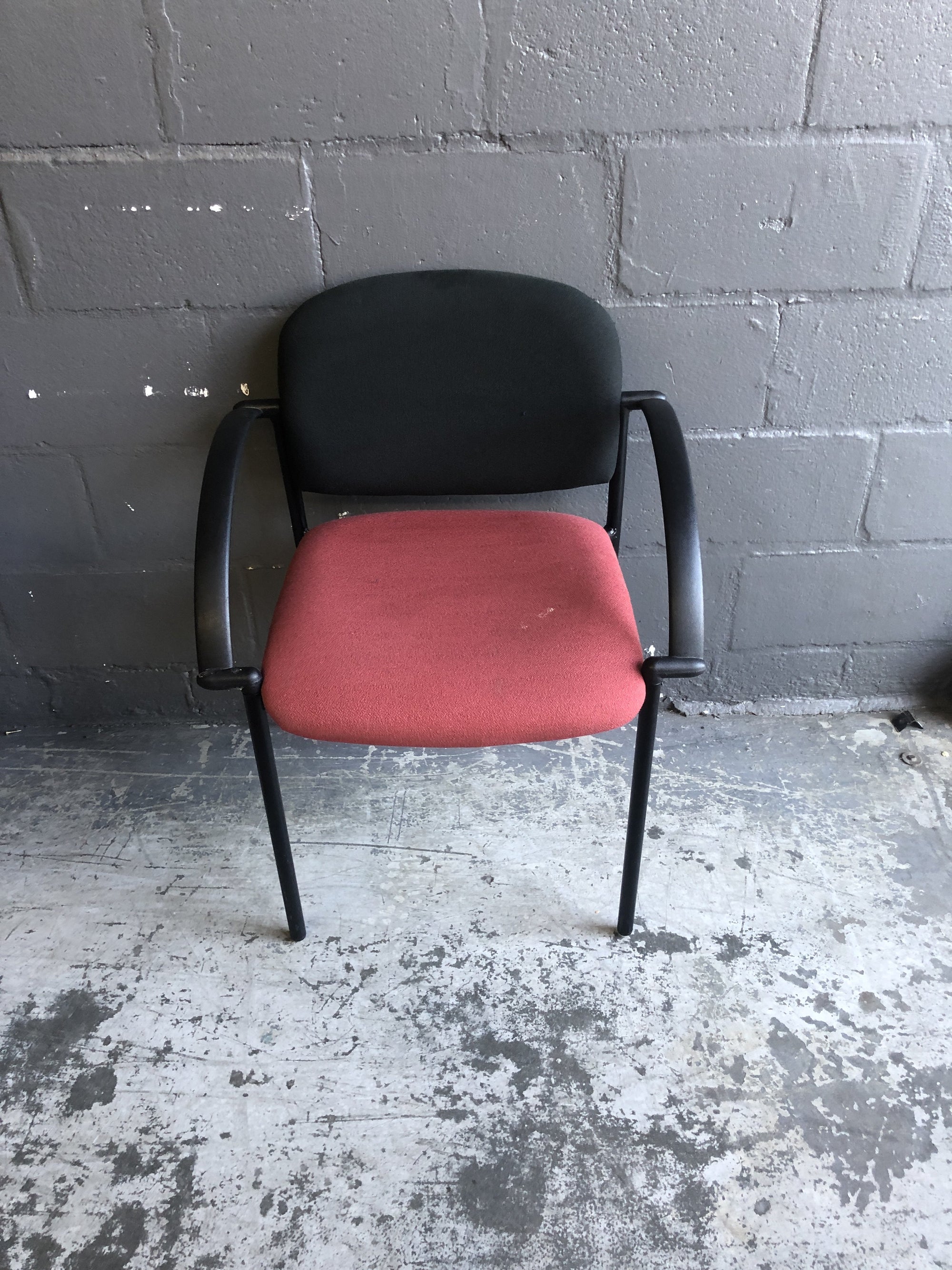 Black and Red Visitors Chair - 2ndhandwarehouse.com