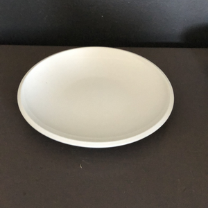 White side plate - 2ndhandwarehouse.com