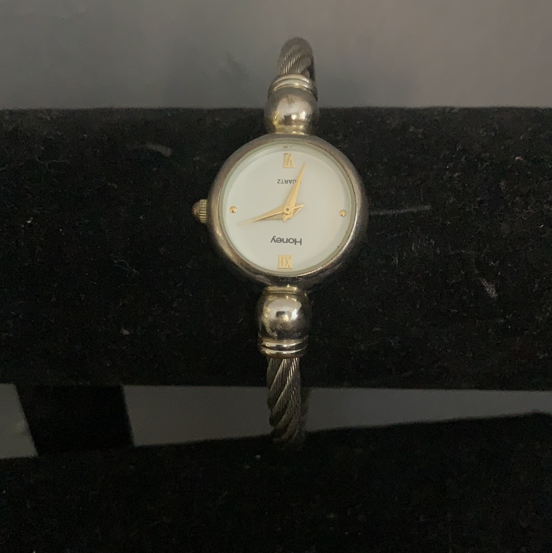 Silver watch - 2ndhandwarehouse.com