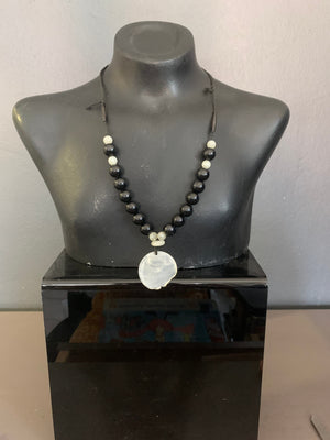 Beaded Shell Necklace - 2ndhandwarehouse.com