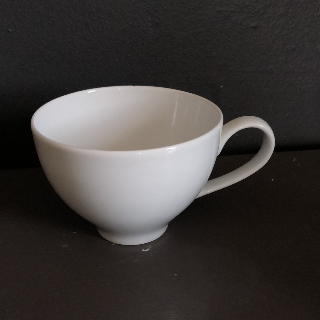 White  tea cups - 2ndhandwarehouse.com