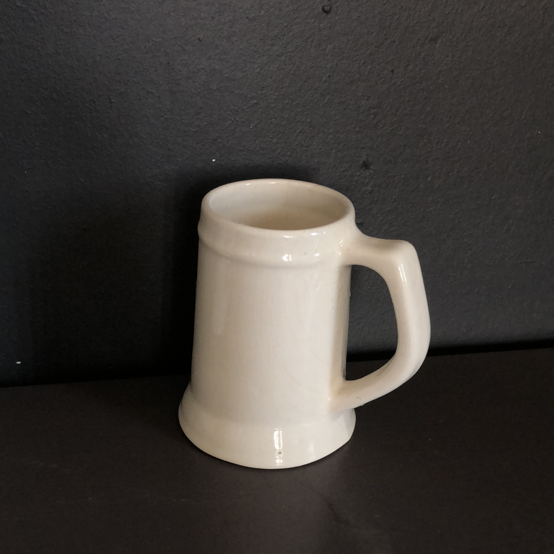 White big mugs - 2ndhandwarehouse.com