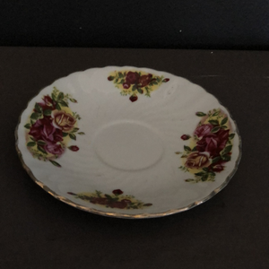 Pink roses. Little plate - 2ndhandwarehouse.com