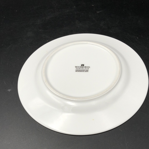 Small white plate - 2ndhandwarehouse.com