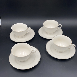 Pièce fine China cup and saucer set