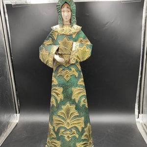 Chinese women statue