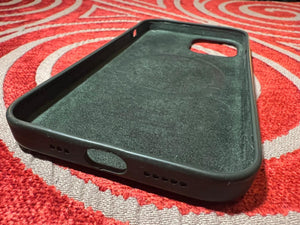 iPhone 12pro Cover Mag Safe silicone Case in Cypress Green
