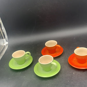 Le  creuset    Cup and source