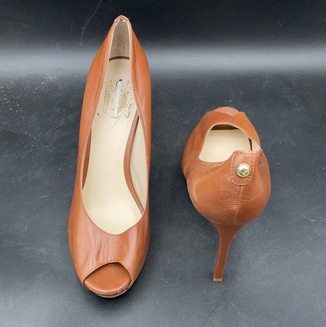 GUESS brown heels size 8