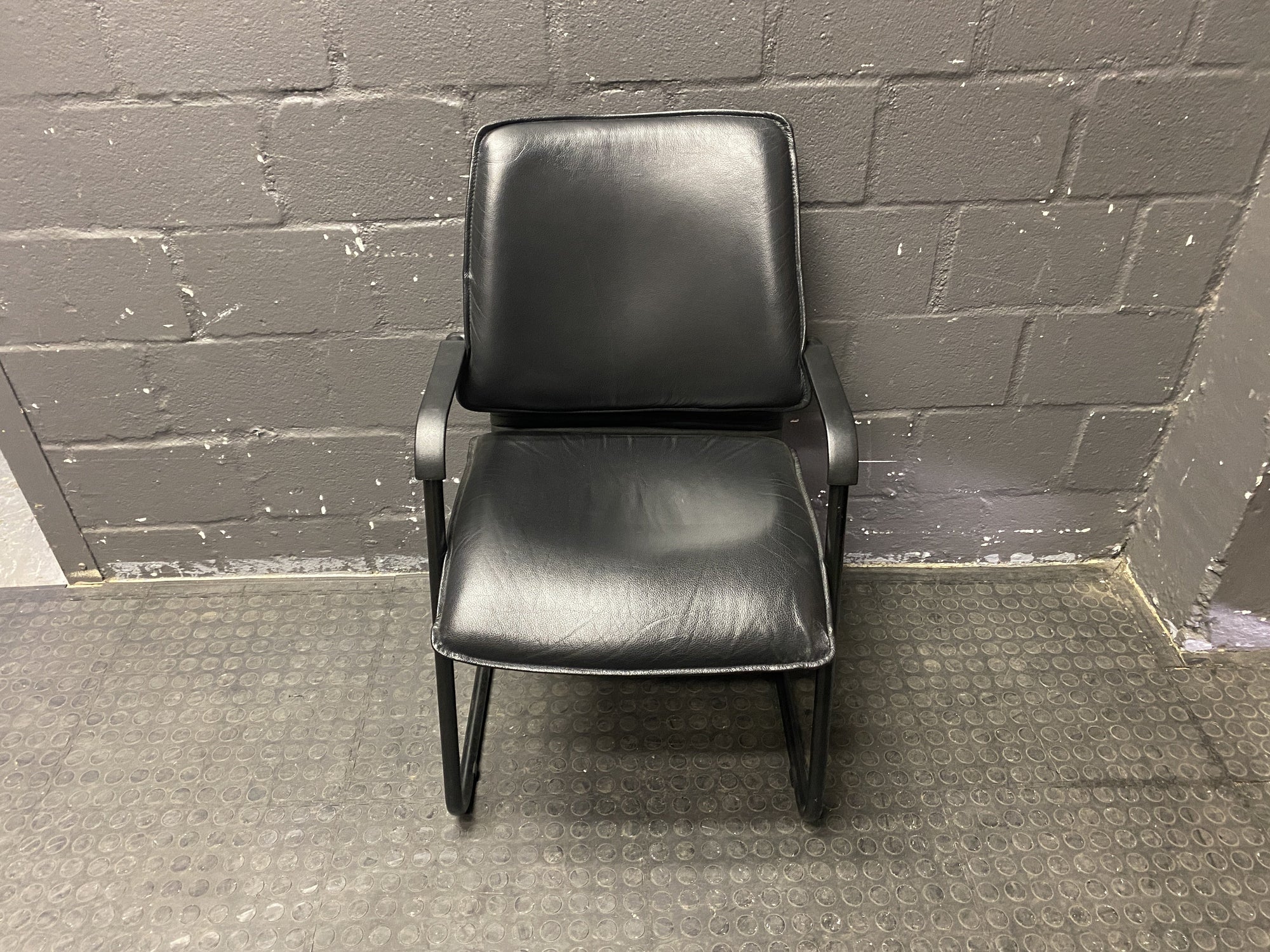 Black Pleather Visitors Chair