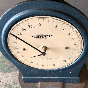 Vintage Saiter scale