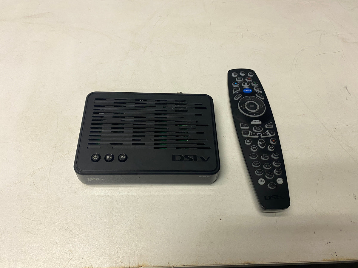 DSTV decoder with remote -REDUCED