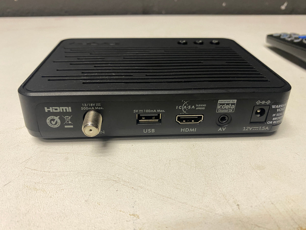 DSTV decoder with remote -REDUCED